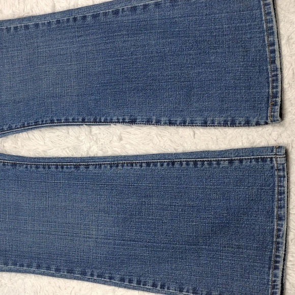 Levi's 515 Flare Blue Medium Wash Five Pocket Mid Rise Flare Leg Denim Jean - Picture 4 of 16